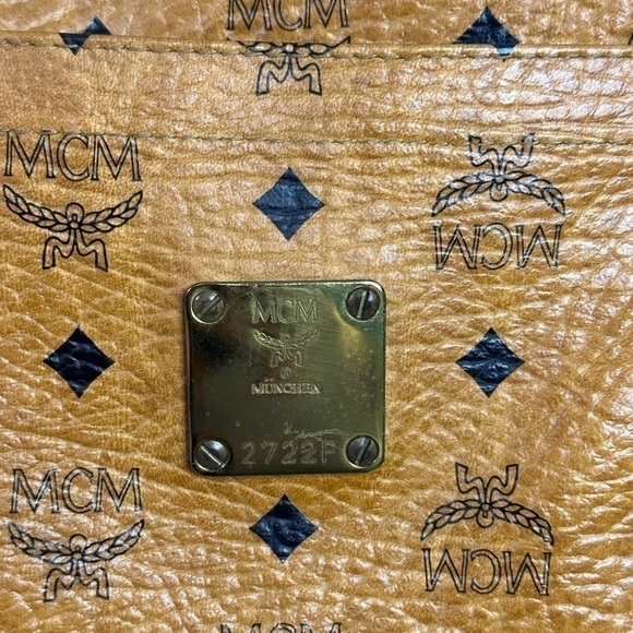 MCM classic logo tote in cognac - Picture 3 of 16